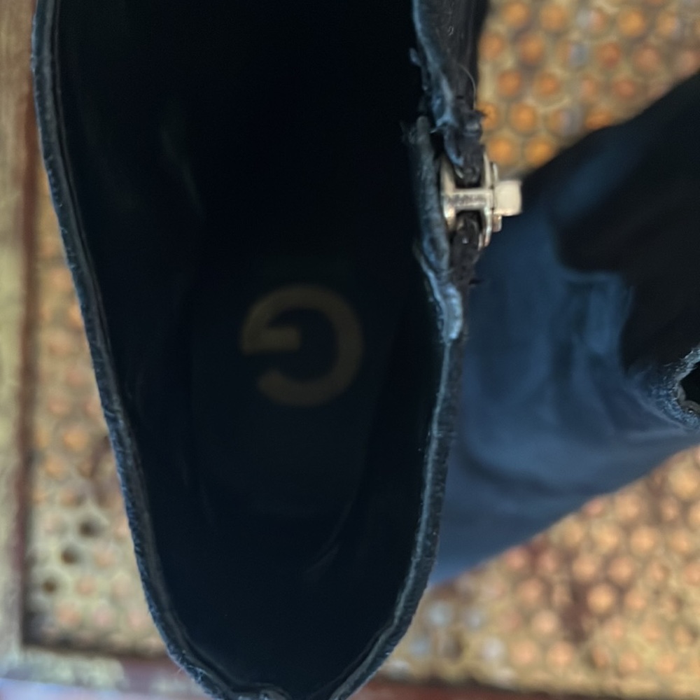 Guess Faux Suede Boot - NWOT - Picture 6 of 8